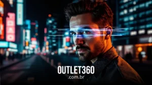 Um homem com efeitos de luz digital sobre seus olhos está em uma rua da cidade à noite; o texto diz "OUTLET360.com.br" na parte inferior da imagem.